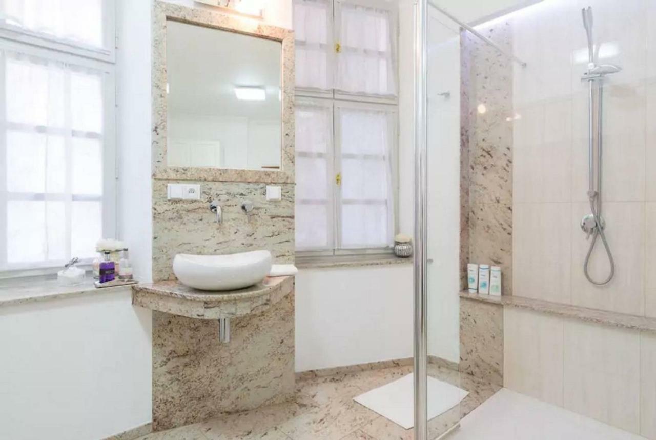 Quiet Apartment In The Heart Of Old Town Centre Praga Esterno foto
