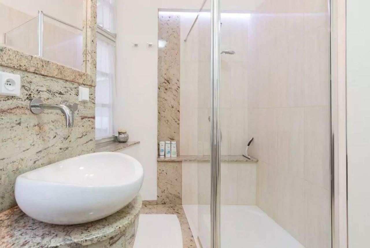 Quiet Apartment In The Heart Of Old Town Centre Praga Esterno foto