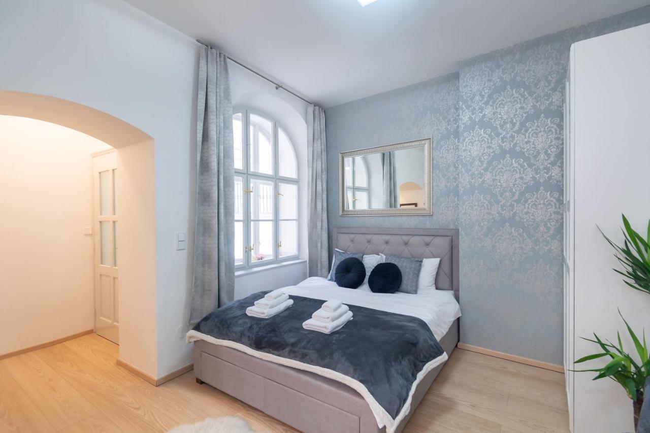 Quiet Apartment In The Heart Of Old Town Centre Praga Esterno foto